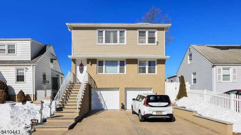 Beautifully maintained Multi Family home, both levels have the same layout and footprint, featuring 3 Bedrooms, 1 Full Bathroom, Formal Dining area, spacious Family Room, Eat in Kitchen, and abundant ...