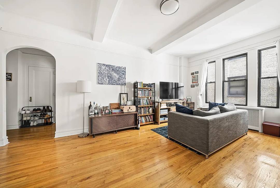 Located in the heart of the Upper West Side, this spacious 1 bedroom with 1.
