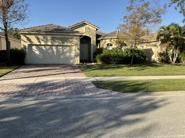 Welcome to this meticulous maintained 3 Brs, 2 1 2 bath.