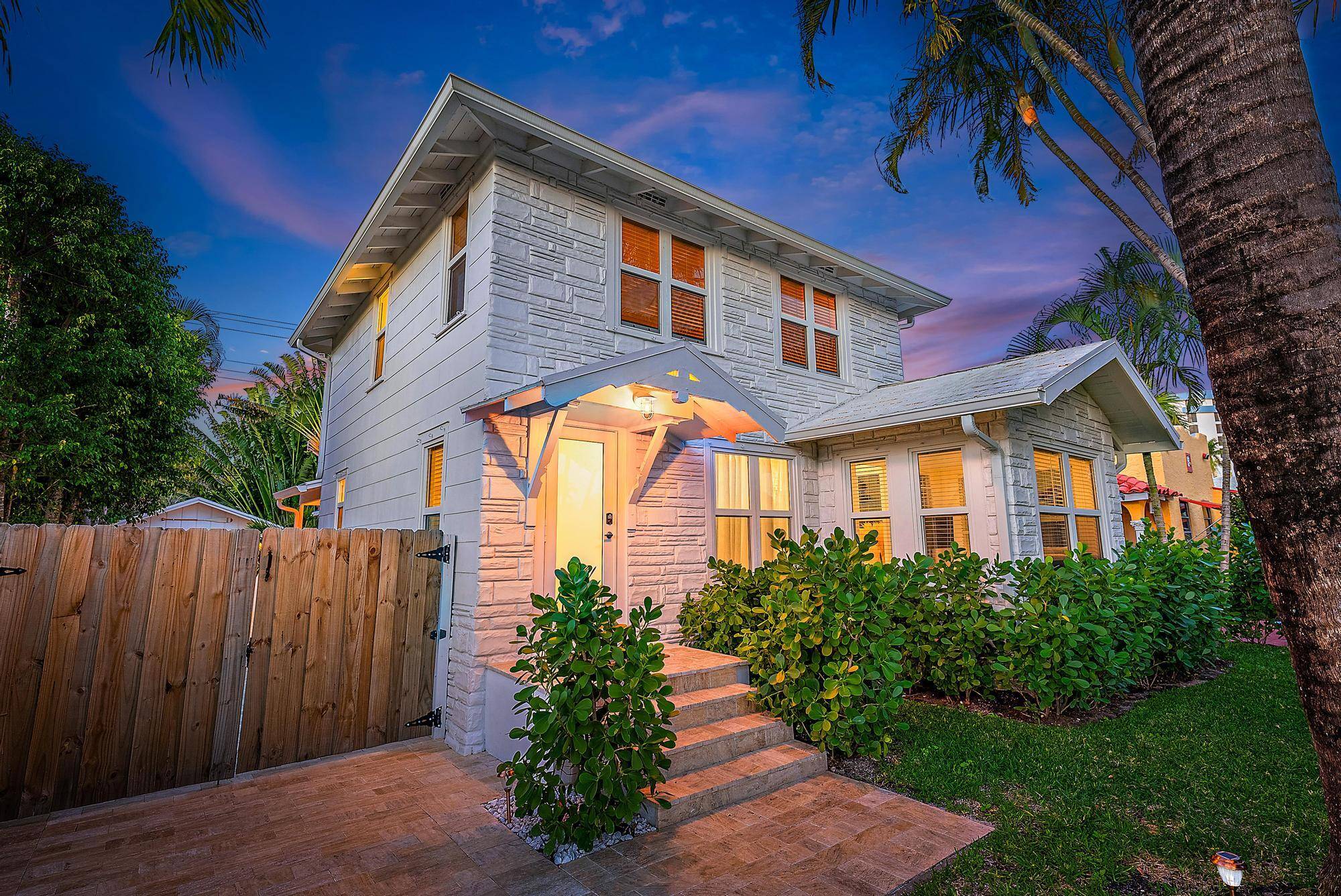 Experience the elegance of 231 Walton Blvd, a meticulously renovated 2 story residence nestled in the heart of West Palm Beach's Central Park Historic District.