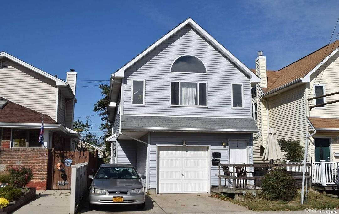 Mint Condition 2nd floor renovated apartment.