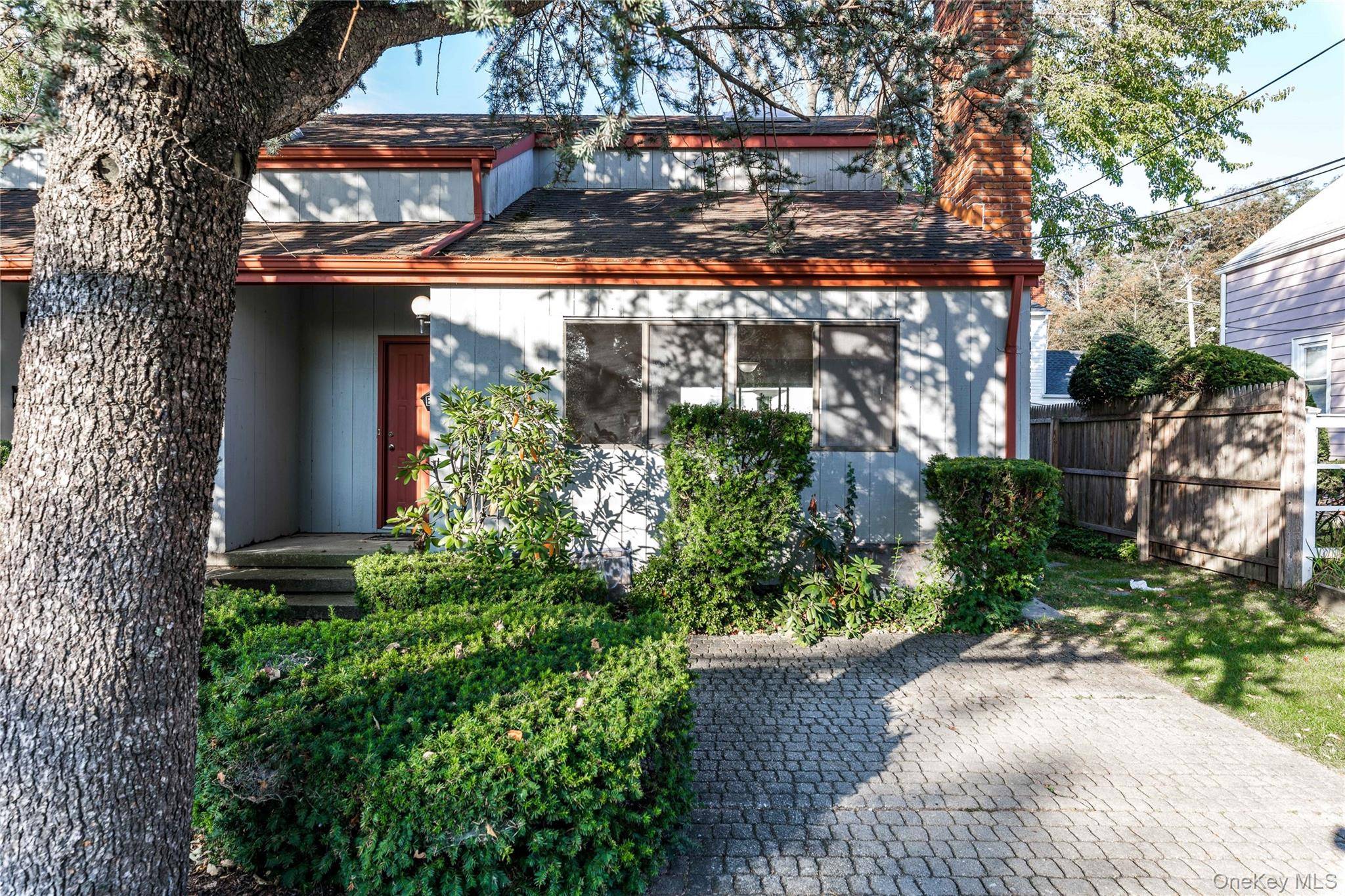 Welcome to this bright and airy home featuring high ceilings and abundant natural light throughout.