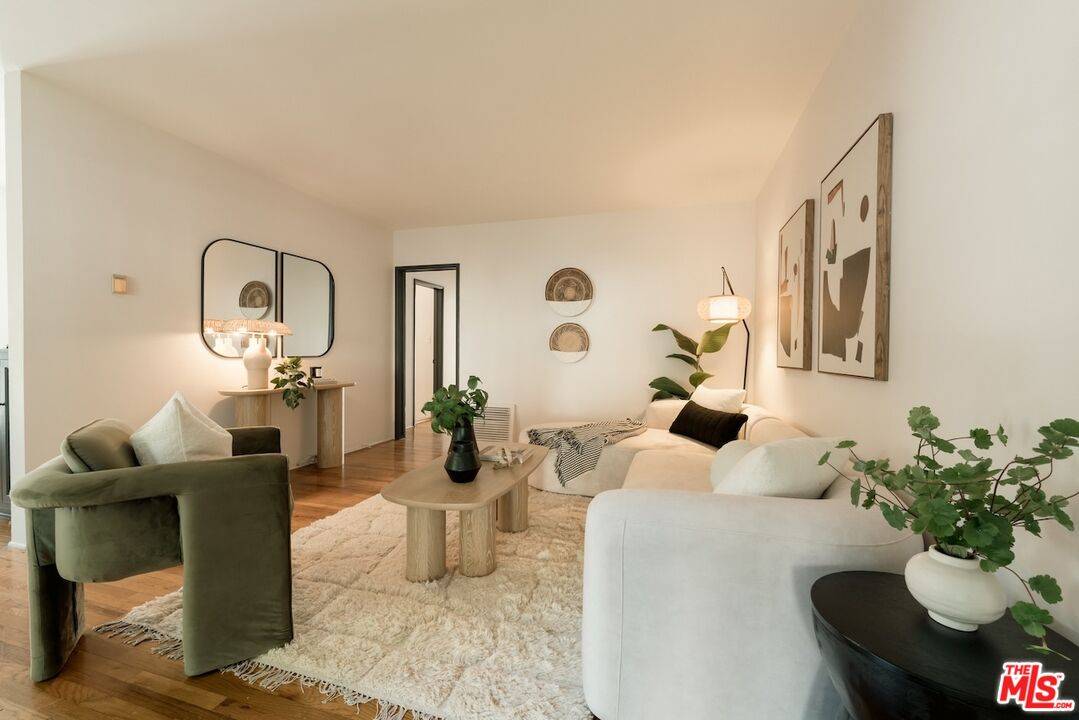 2910 Arizona Ave 1BR Santa Monica La