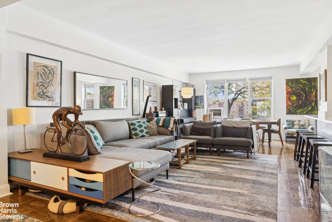 Welcome to Apartment 8L at Trafalgar House, a beautifully renovated top floor, two bedroom, two bath residence in the heart of Riverdale just down the way from artisanal coffee shops ...