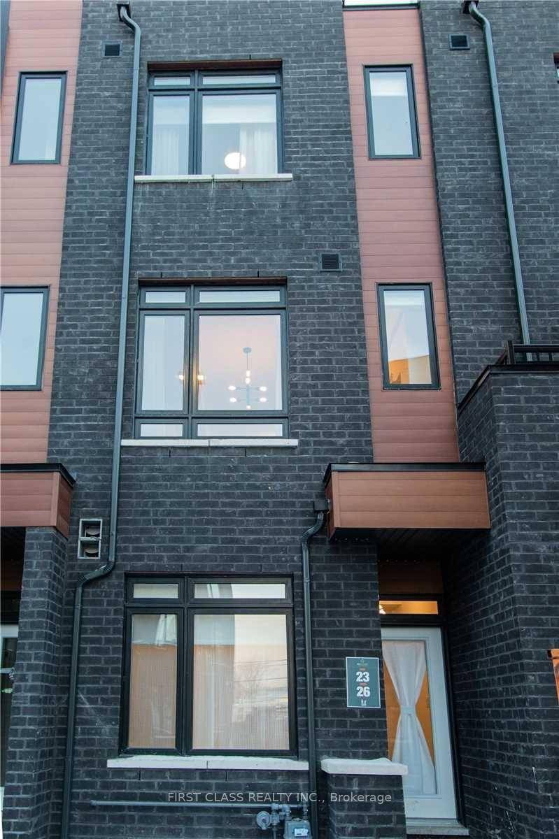 Welcome To This Perfect 2 1 In The Heart Of Richmond Hill.