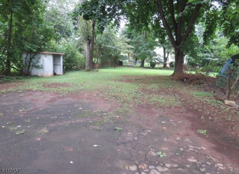 SHOVEL READY LAND WITH IN USE UTILITIES NATURAL GAS, PUBLIC WATER, PUBLIC SEWER APPROVED PLANS, FINANCING ALLOWED survey in photos media section.