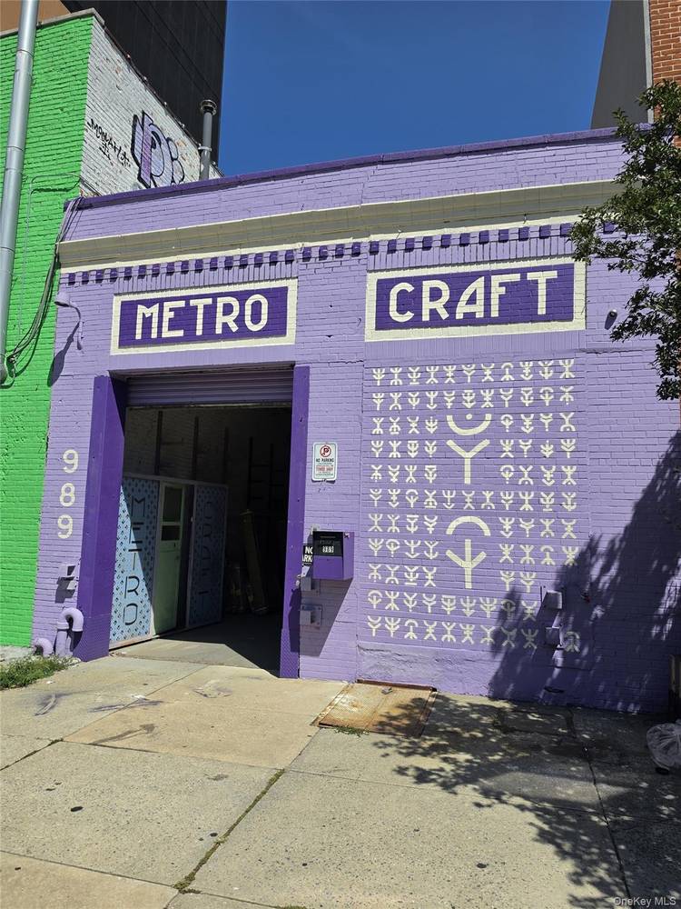 Vacant 2, 500 Sq Ft ground floor flex space in Prospect Heights Crown Heights, delivered as a clean white box, with an additional partial basement for storage.