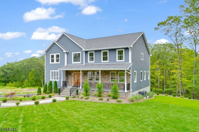 Experience Refined Living !