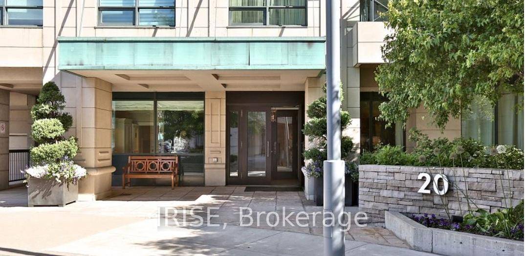 Unique Opportunity to Live in this Most Prestigious Thornwood Yonge Summerhill.