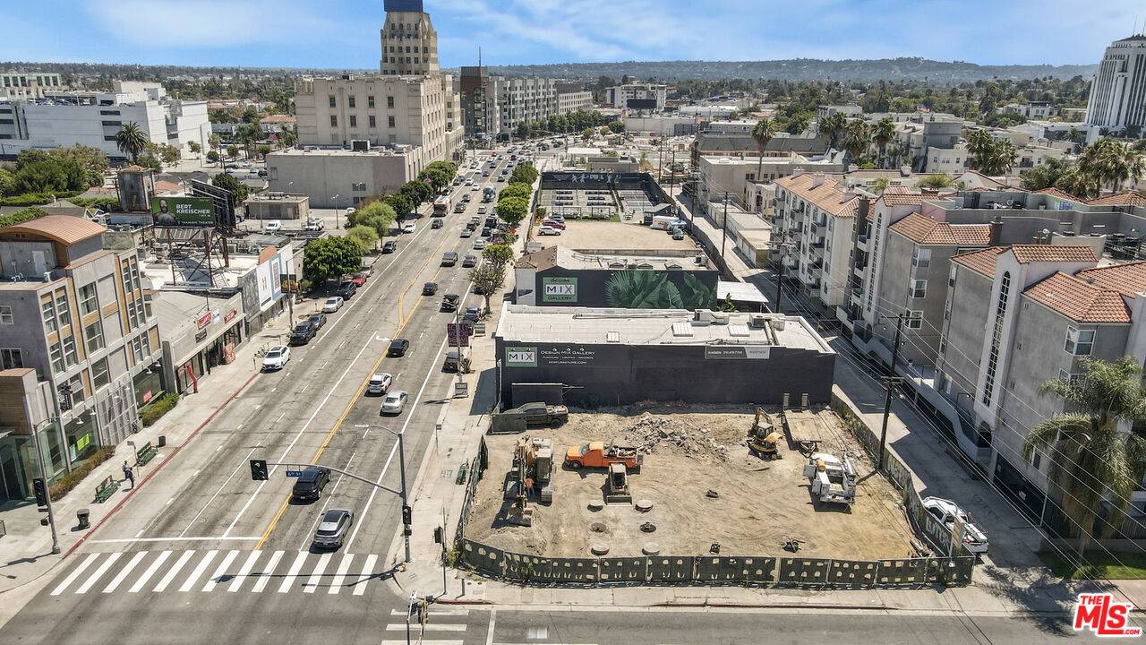 601 S La Brea Ave Hancock Park La