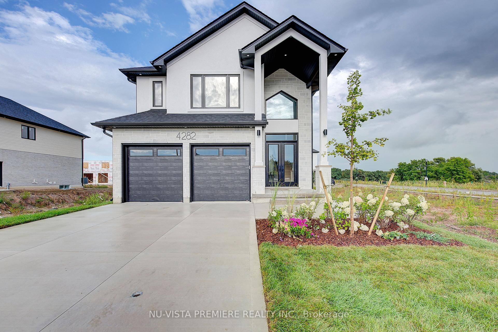 Welcome To This Move In Ready Detached Home In The Sought After Liberty Crossing Community Of South London.