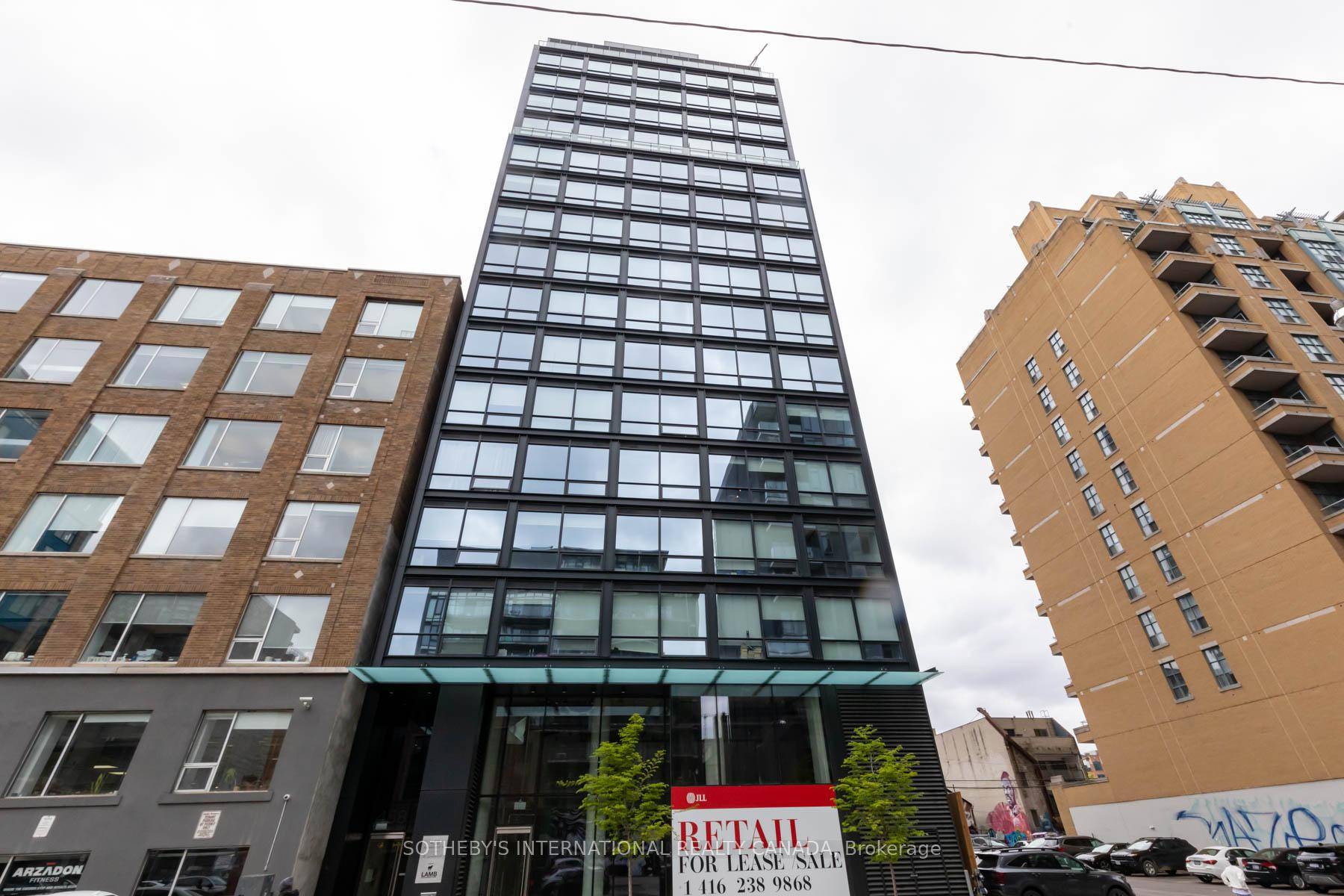 3 Yr New Condo At The Woodsworth !