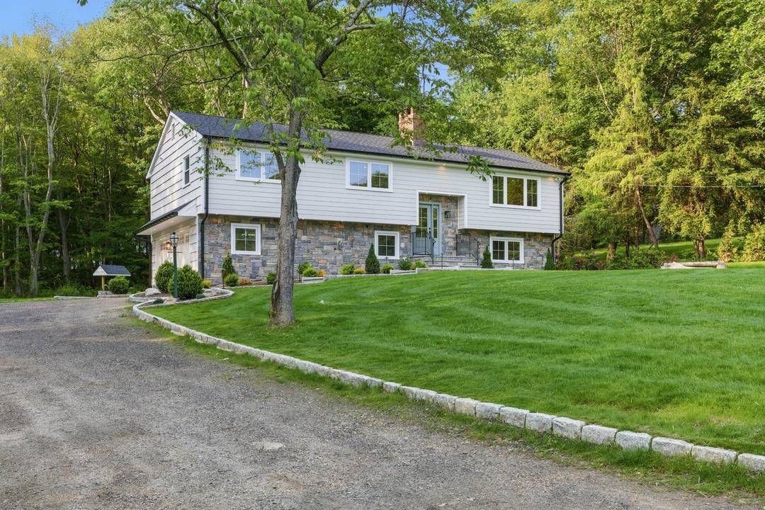 Welcome to your new home in Newtown, CT !