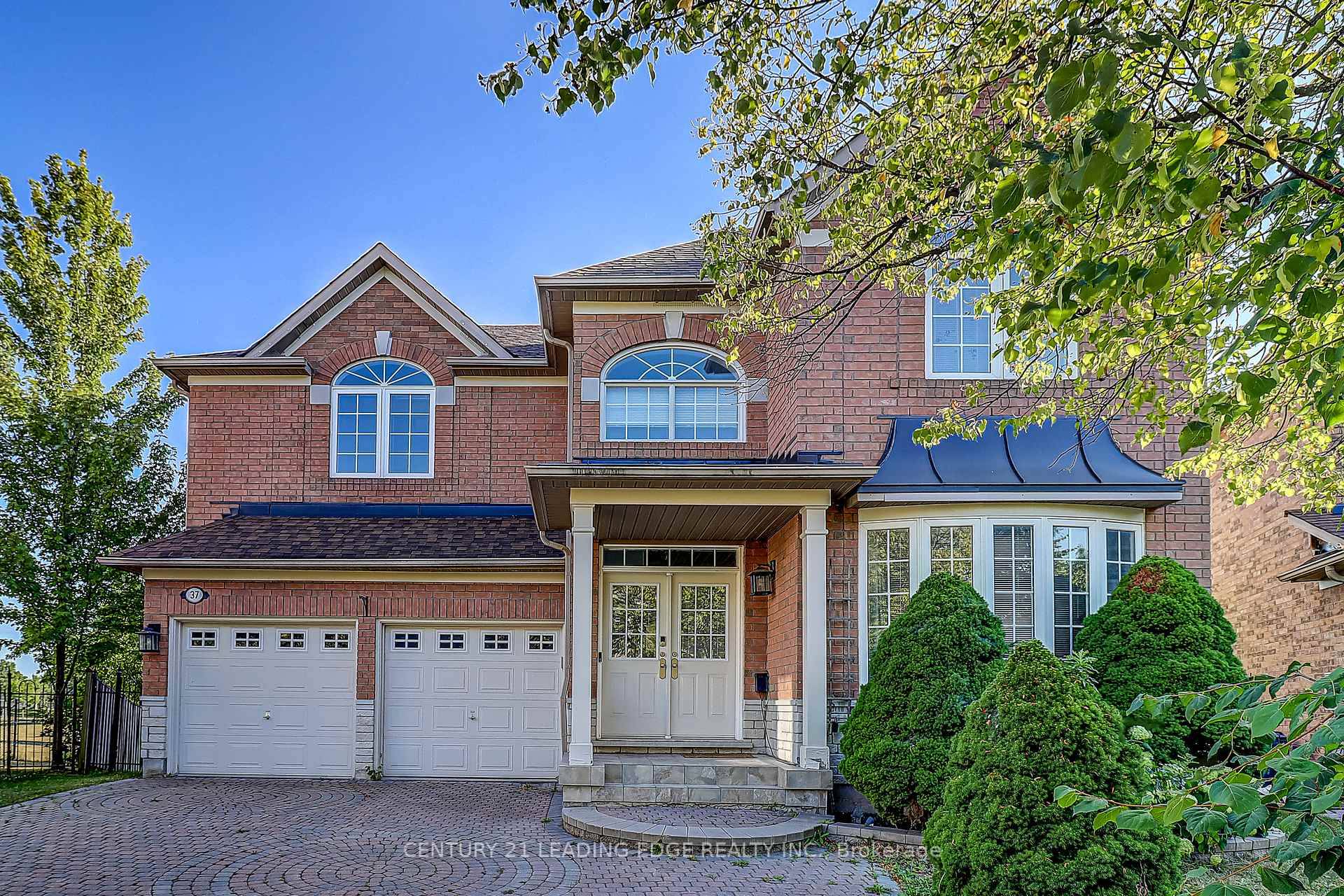 Stunning exquisite 4 bedroom, 5 bathroom home In the Prestigious Berczy Community !