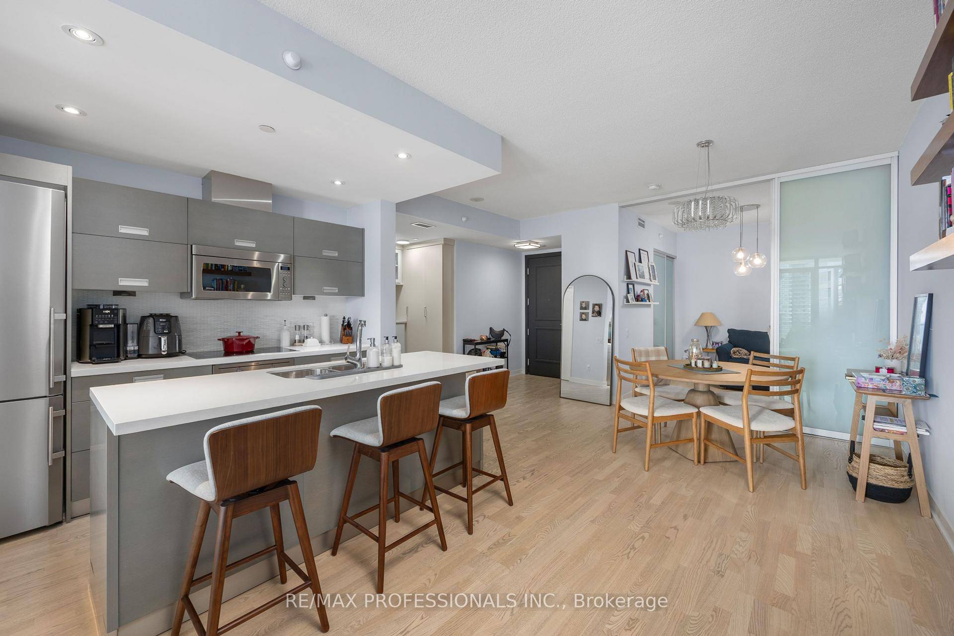 Experience luxury living at the modern South Beach Condos amp ; Lofts.