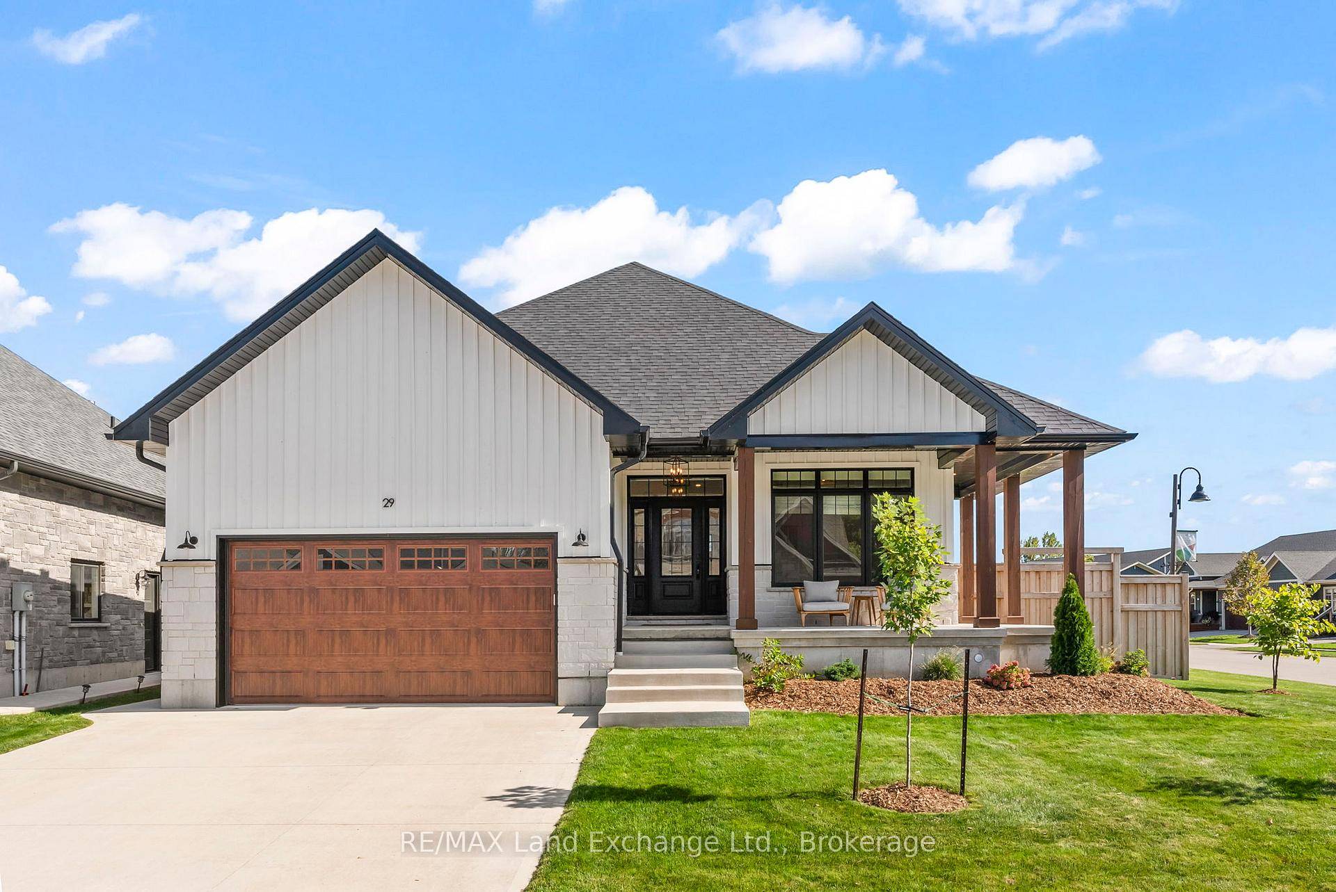 Welcome to 29 Westlinks Drive, a timeless bungalow that blends custom finishes with the lifestyle you've been looking for.