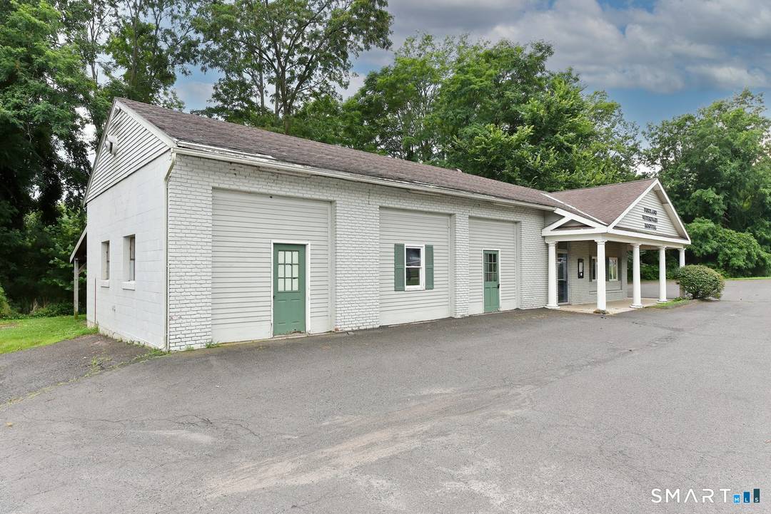 Discover the perfect opportunity with this exceptional commercial property at 455 Portland Cobalt Rd in Portland, CT.
