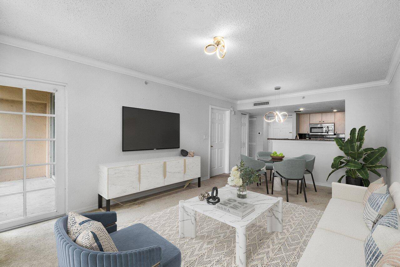 Fantastic one bedroom, one bathroom in sought after Flagler Pointe.