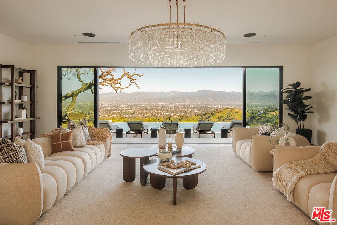 13331   Mulholland Dr 6BR Beverly Hills Post Office | B.H.P.O. La