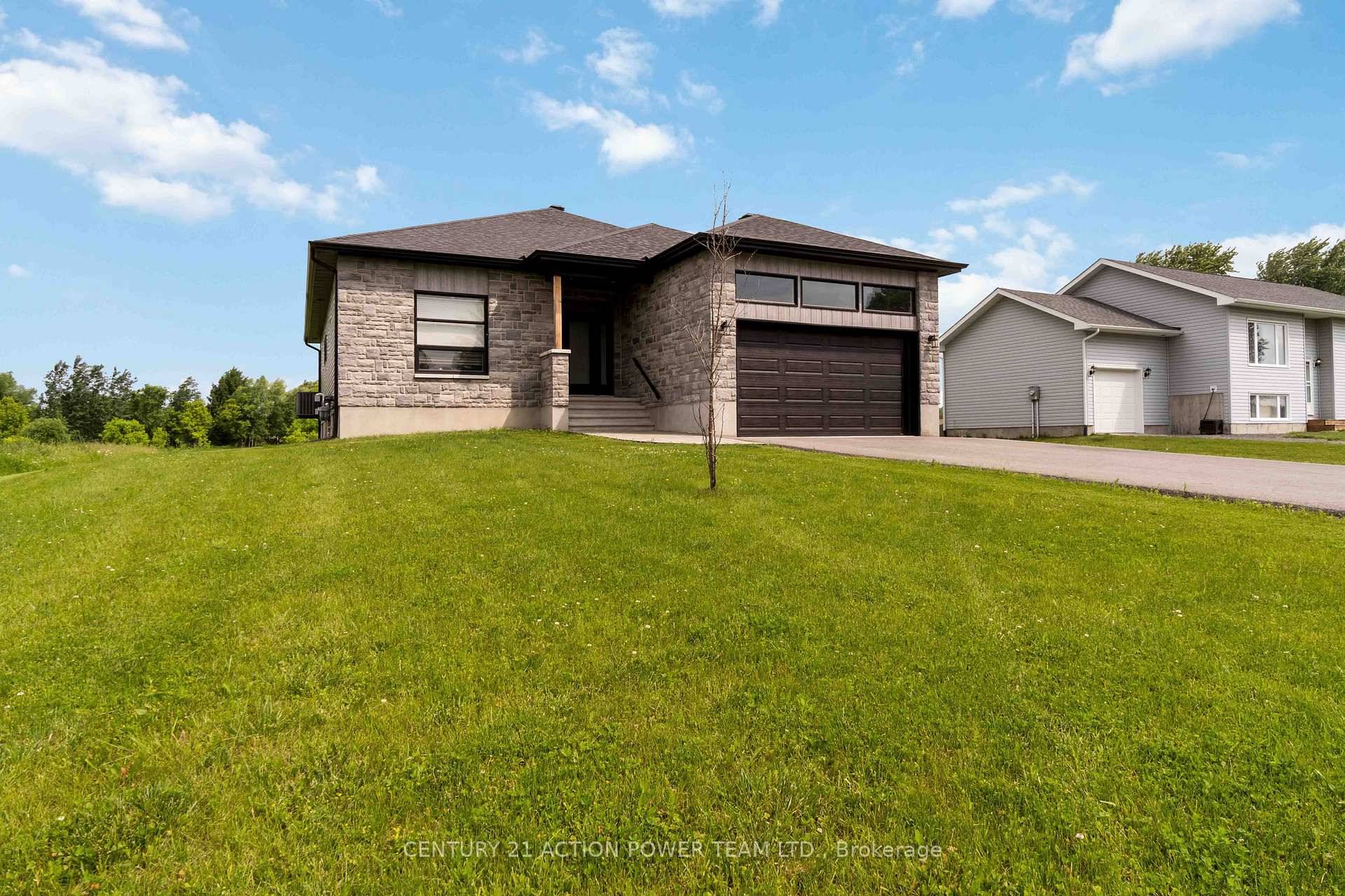 Beautiful Newly Built Two Bedroom Basement Apartment with Outdoor Entertaining Area !