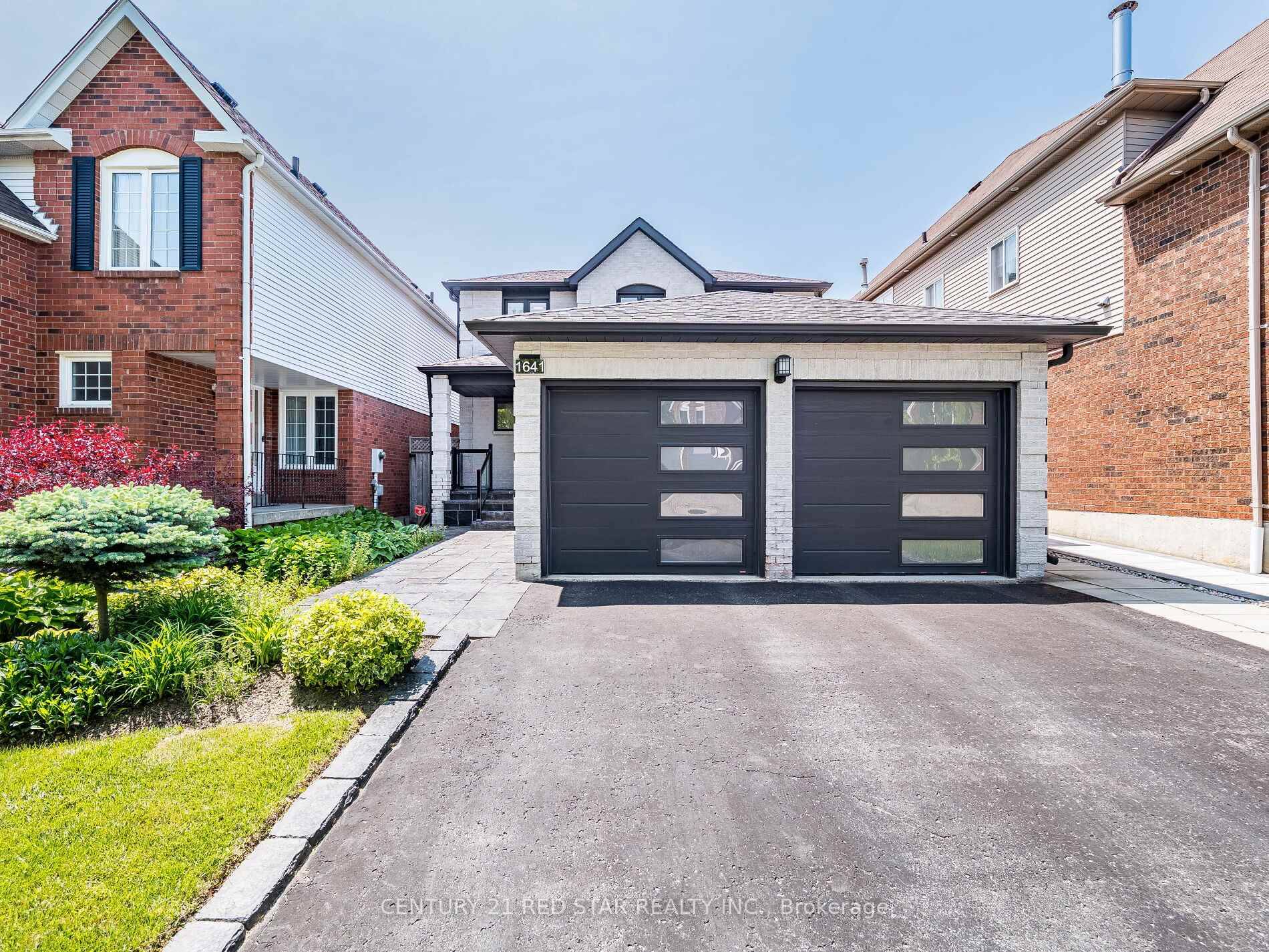 Over 300, 000 In Upgrades Over The Past 6 Years Everything From A Custom Inground Salt Water Pool, Outdoor Custom Kitchen With A Built In Natural Gas Napoleon BBQ Grill ...