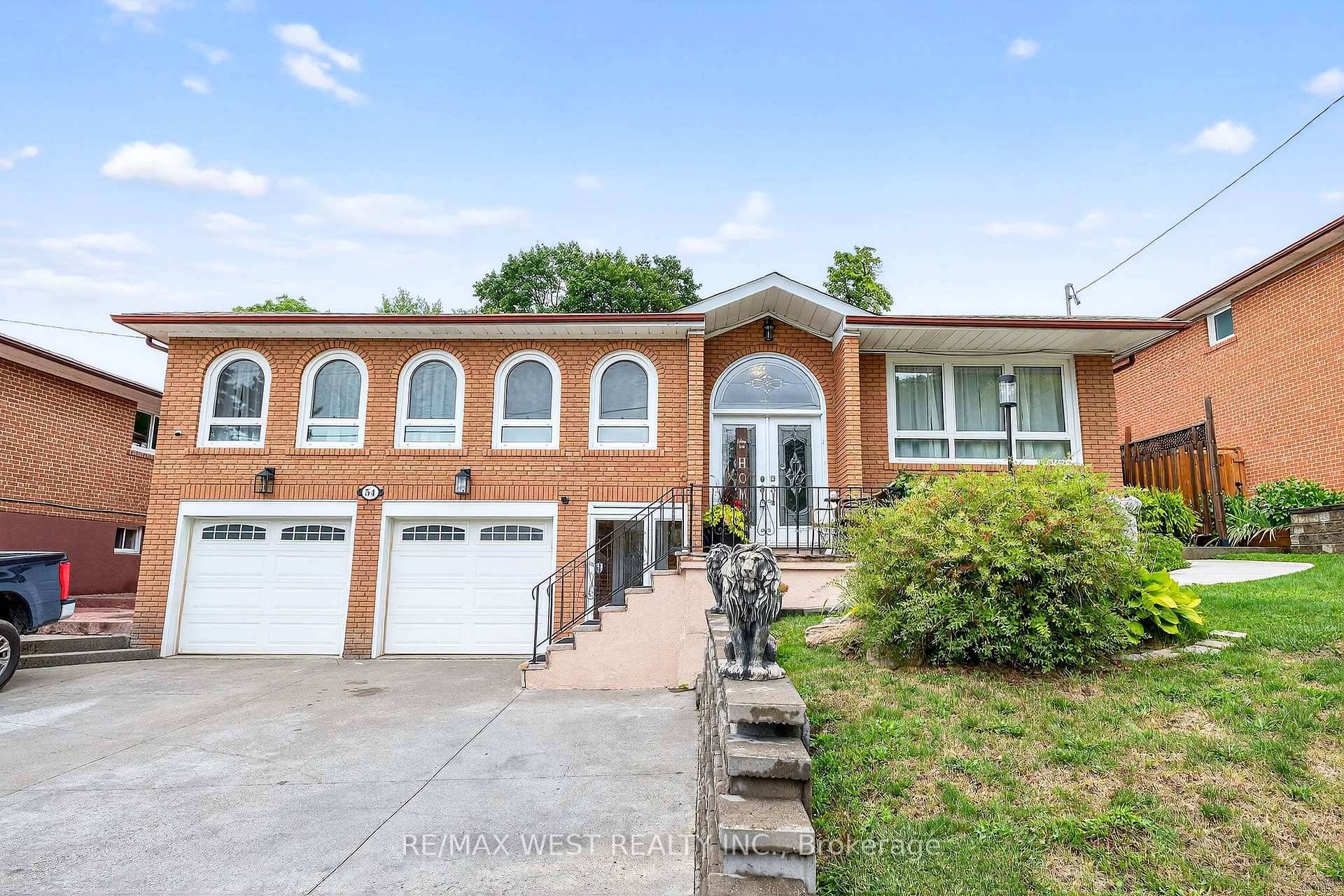 Fantastic Opportunity On A premium Sized Lot !