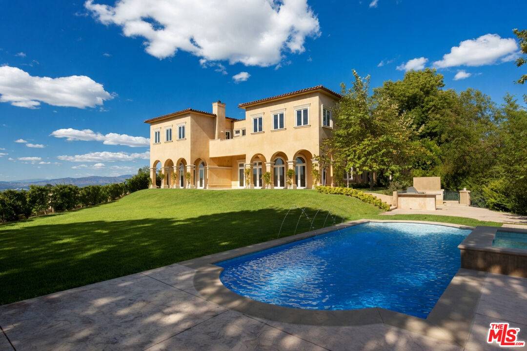 2600   Bowmont Dr 8BR Beverly Hills Post Office | B.H.P.O. La