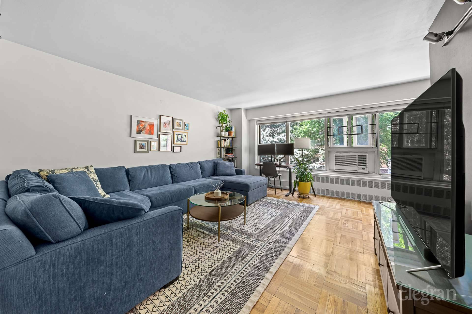 Light and peace ! This sun filled, thoughtfully renovated 1 bedroom home is a urban oasis.