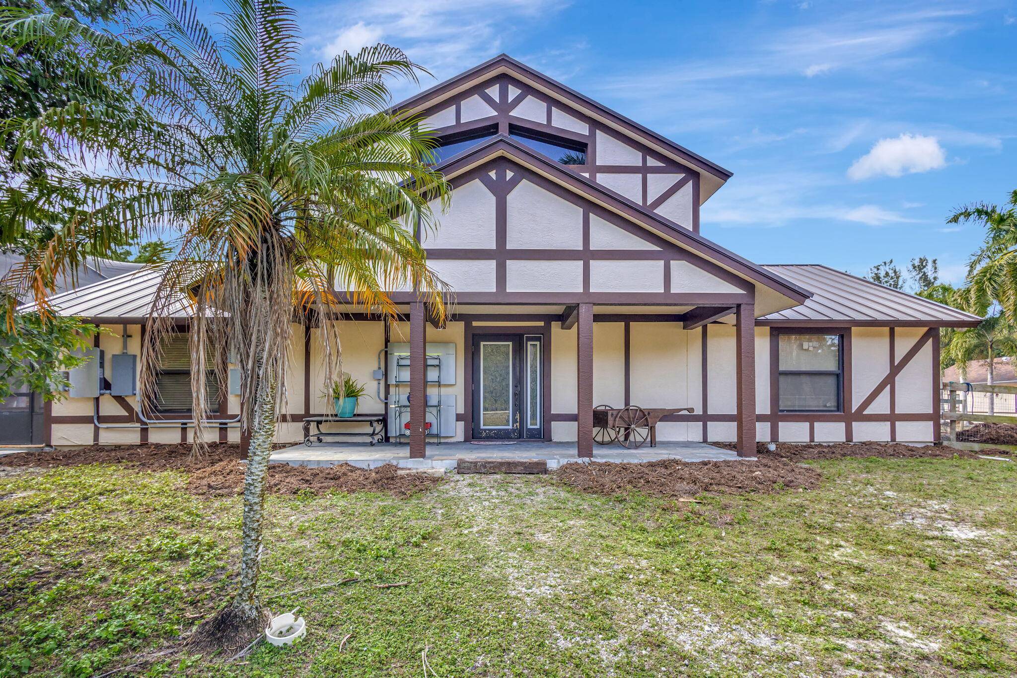 Where can you live in Palm Beach County on a quiet peaceful road ?