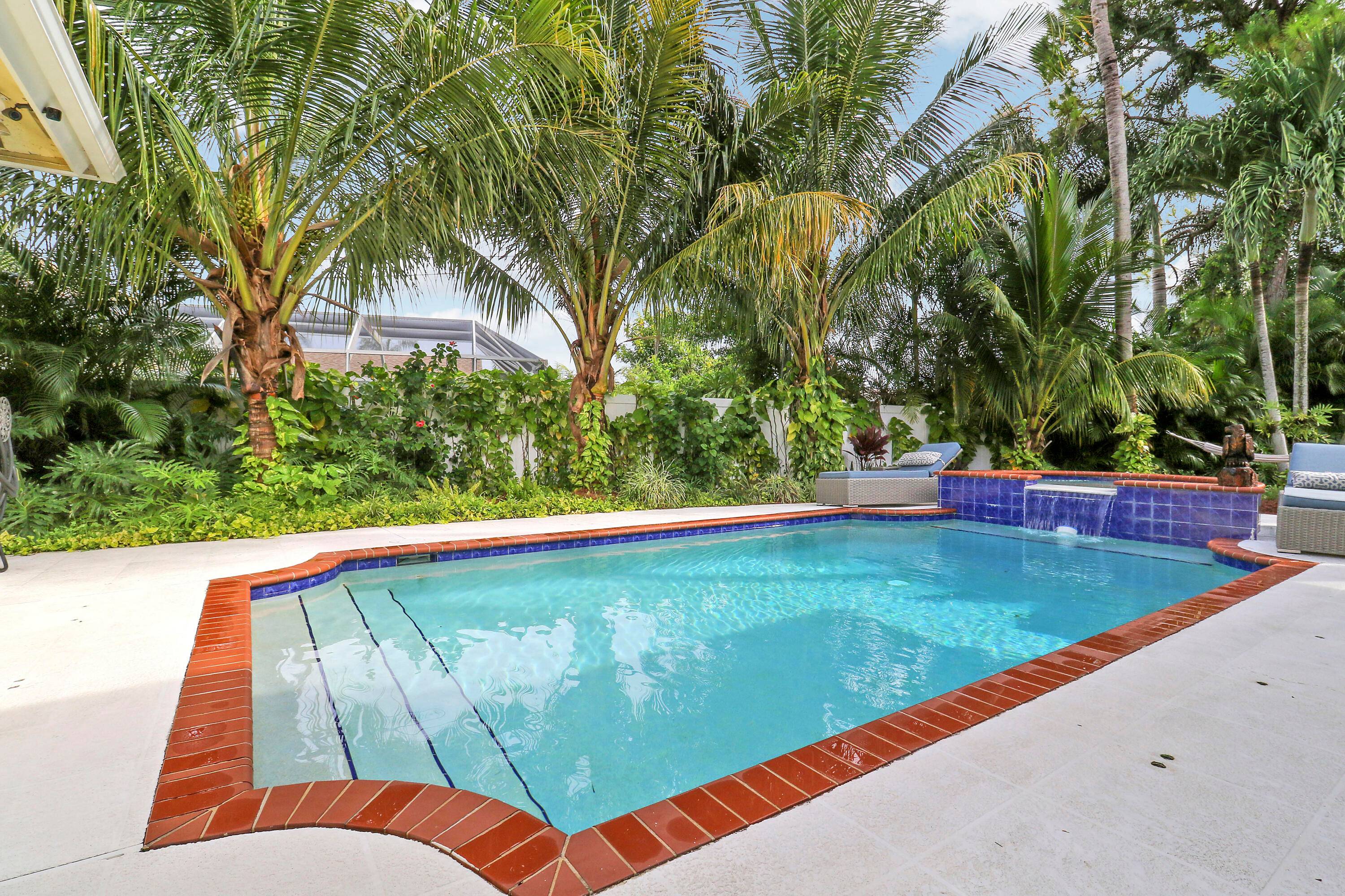 Welcome to your dream home in beautiful Jupiter, Florida !
