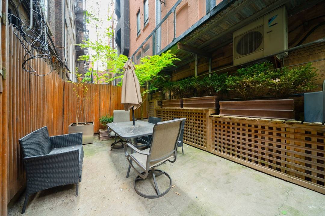2 YEAR LEASESApartment Features Private landscaped garden maintained by the owner Expansive open living room Loft style duplex layout 11 foot ceilings Exposed brick Industrial staircase Soundproofed tilt and turn ...