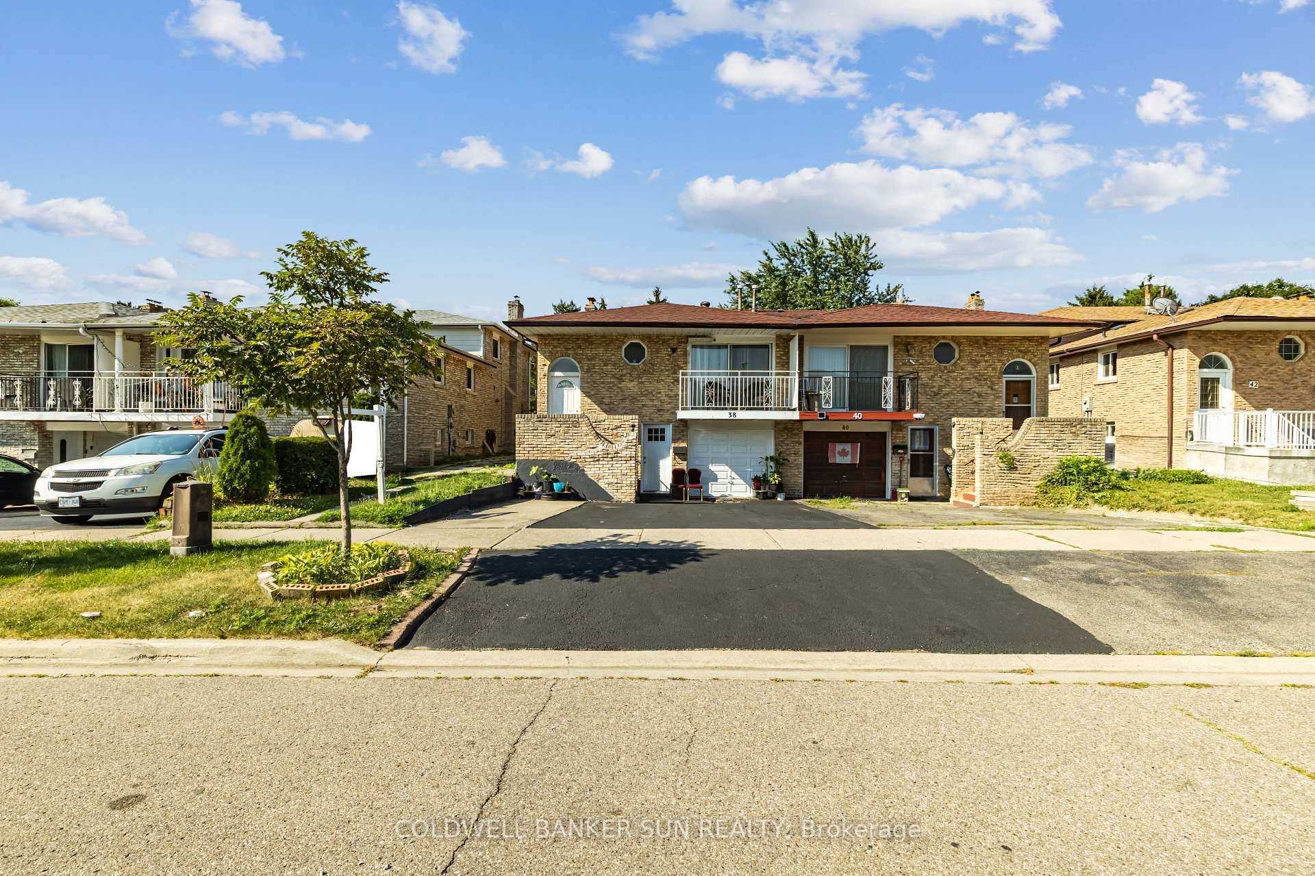 Welcome to 38 Fallway Rd, 5 Level semi detached home, 3 separate units, 3 kitchens, 3 washrooms, 3 separate entrance, Good for first home buyers amp ; investors.