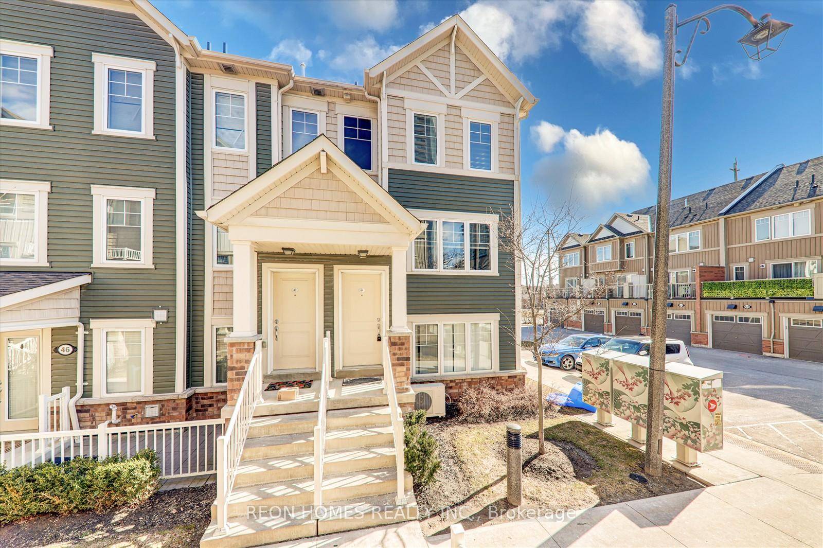 Welcome to this Beautiful End unit Condo Townhouse with 3 Bedrooms amp ; 2 Bathrooms.