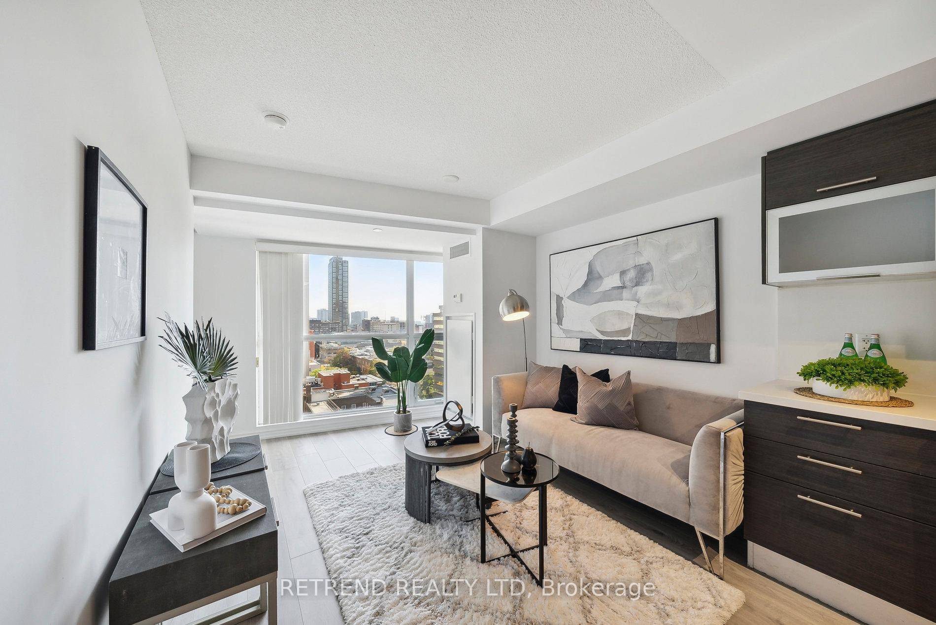 Welcome to the iconic Aura at College Park, where modern living meets downtown convenience.