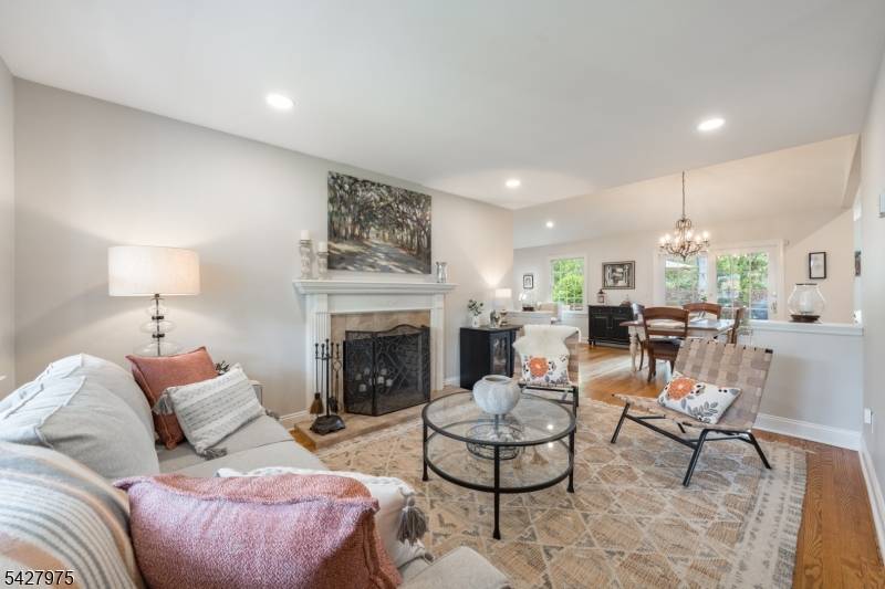 CAPTIVATING CURB APPEAL AT 1817 CHAPEL ROAD !