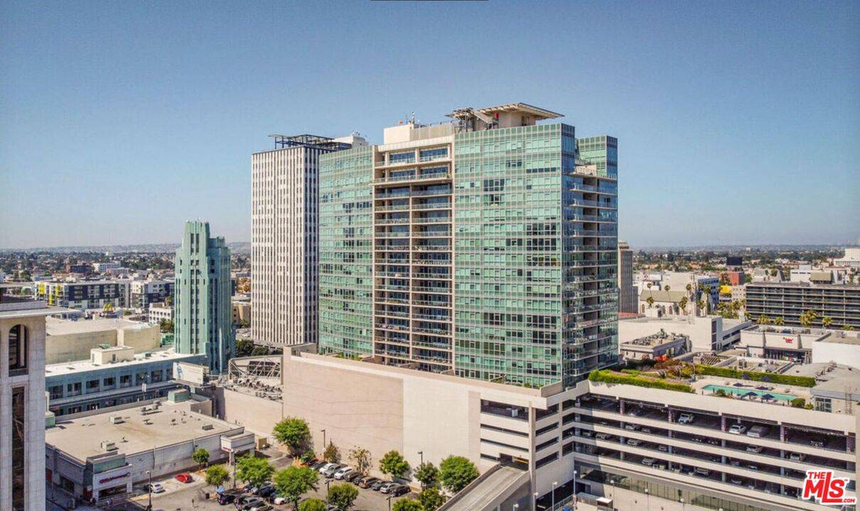 3785   Wilshire Blvd 2BR La
