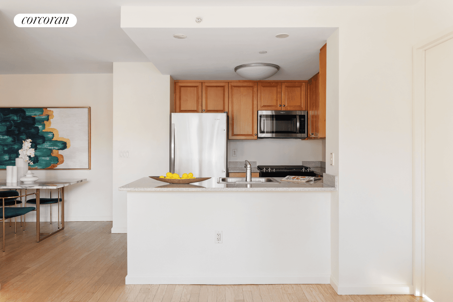 New An exceptional two bedroom unit featuring Skyline and River Views !