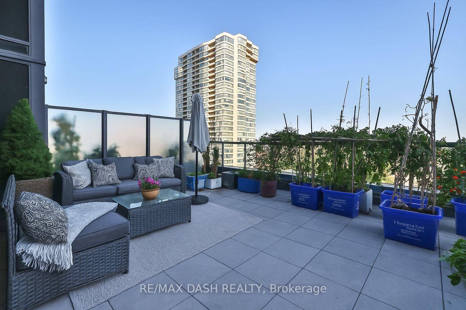 Welcome to this bright and beautifully maintained 1 Bed Den suite with large private Terrace in the prestigious Grand Park 2 Tower.
