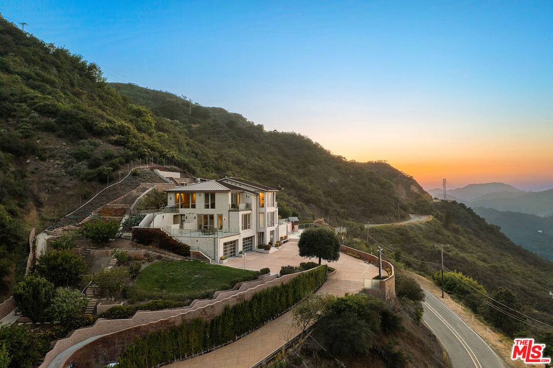 25155   Piuma Rd 5BR Malibu La