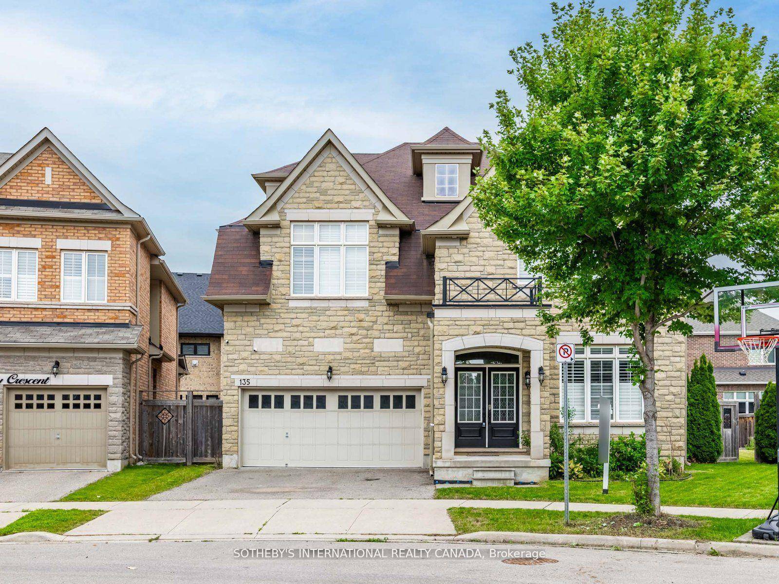 This elegant 5 bedroom detached home is located in one of Oakville most desirable communities and offers over 4, 400 sq.