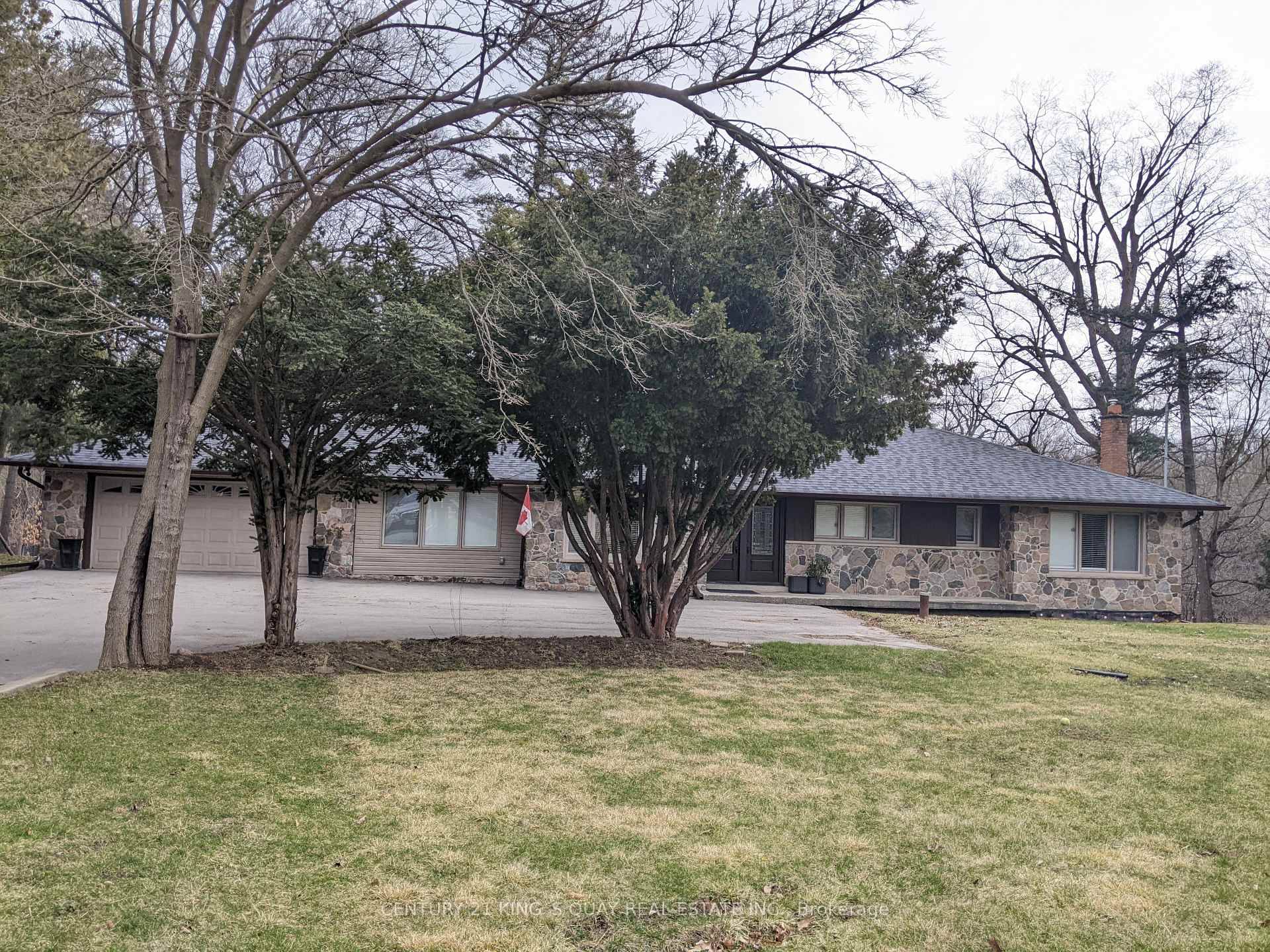Updated Luxury Bungalow With Walkout Basement On 1.