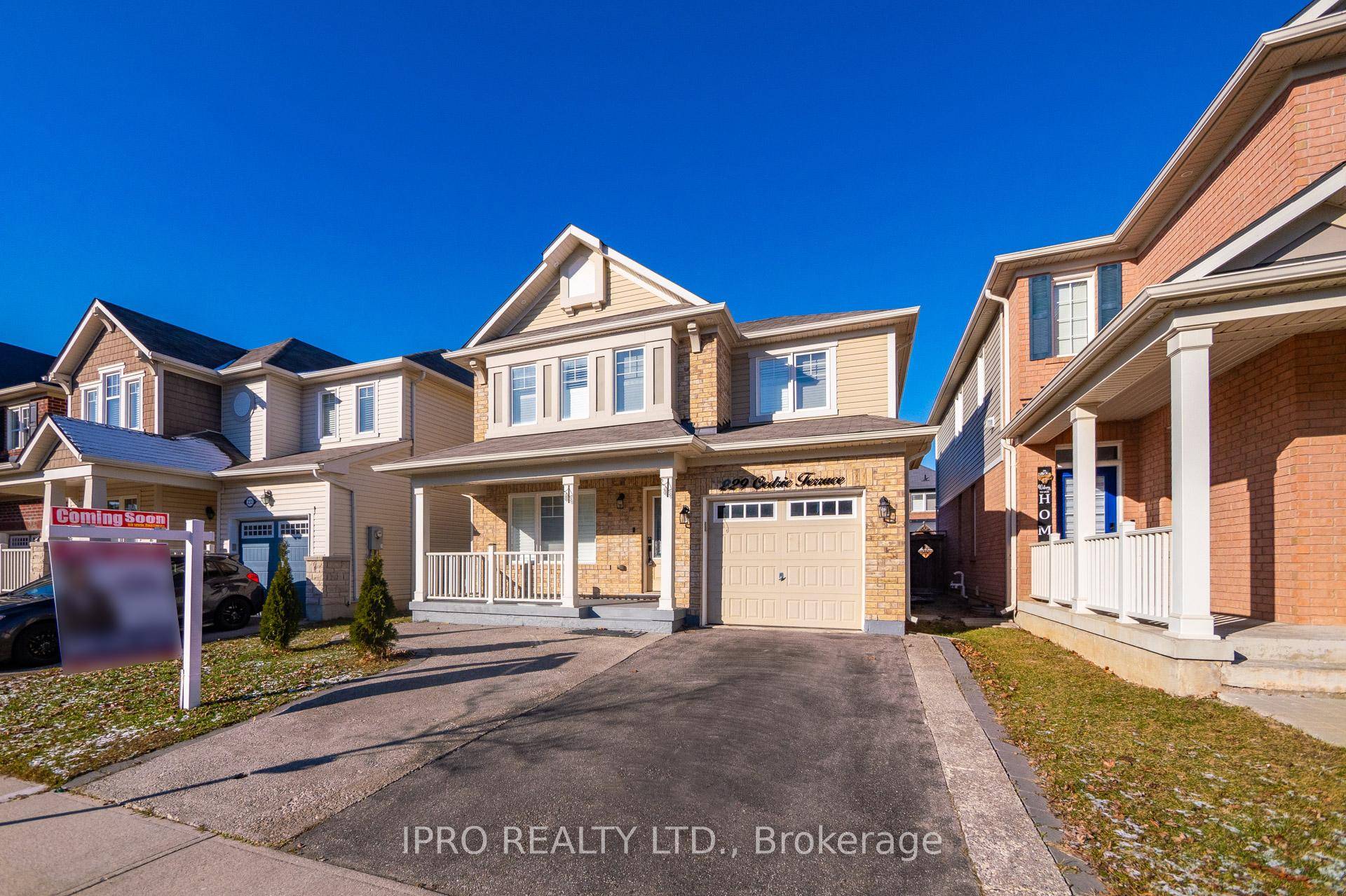 Stunning Bright Detached Home on an Extra Wide 34' Lot in the neighbourhood of Harrison With 3 Spacious Bedrooms, 3 1 Bathrooms and a Bright LOFT Area on the Second ...