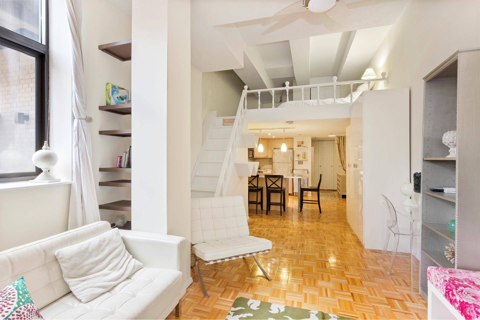 No Open Houses Allowed. 24 Hour Notice to Show Required.