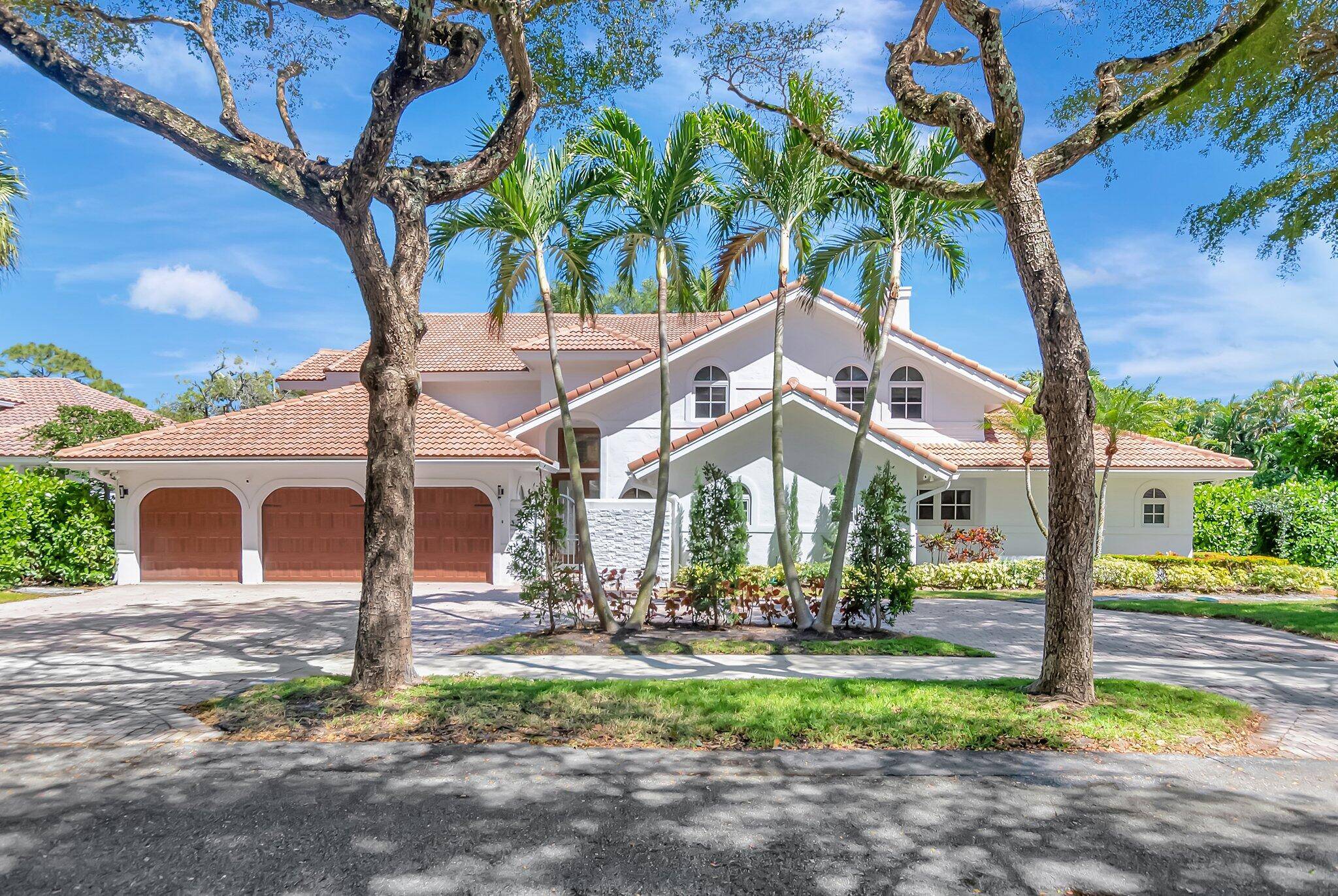 LARGE 6 BEDROOM 6. 1 BATH HOME PLUS OFFICE AND LOFT IN PARKSIDE.