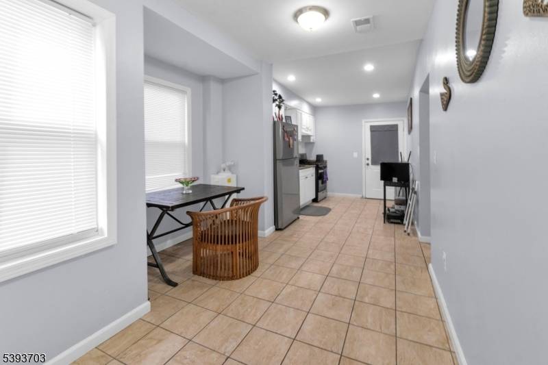 Don't miss this amazing opportunity to own a beautifully maintained property offering 5 bedrooms and 2 bathrooms perfect for investors or owner occupants !