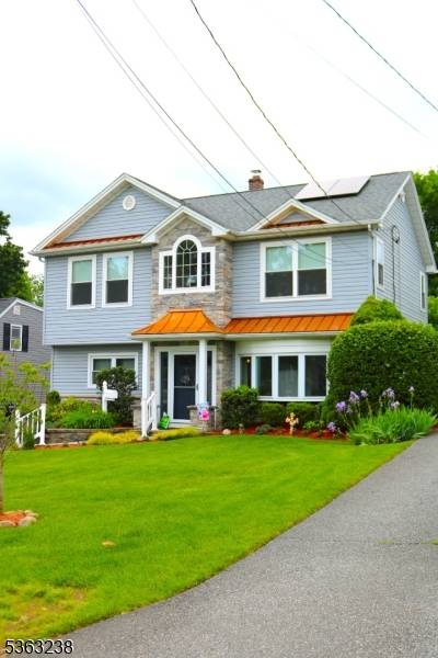 You will find a hidden gem here a friendly, well manicured, desirable neighborhood.