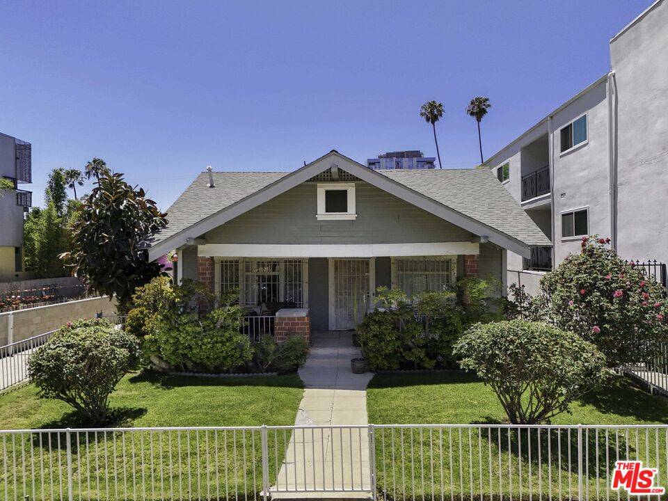 1539   Gordon St 5BR Hollywood Hills East La