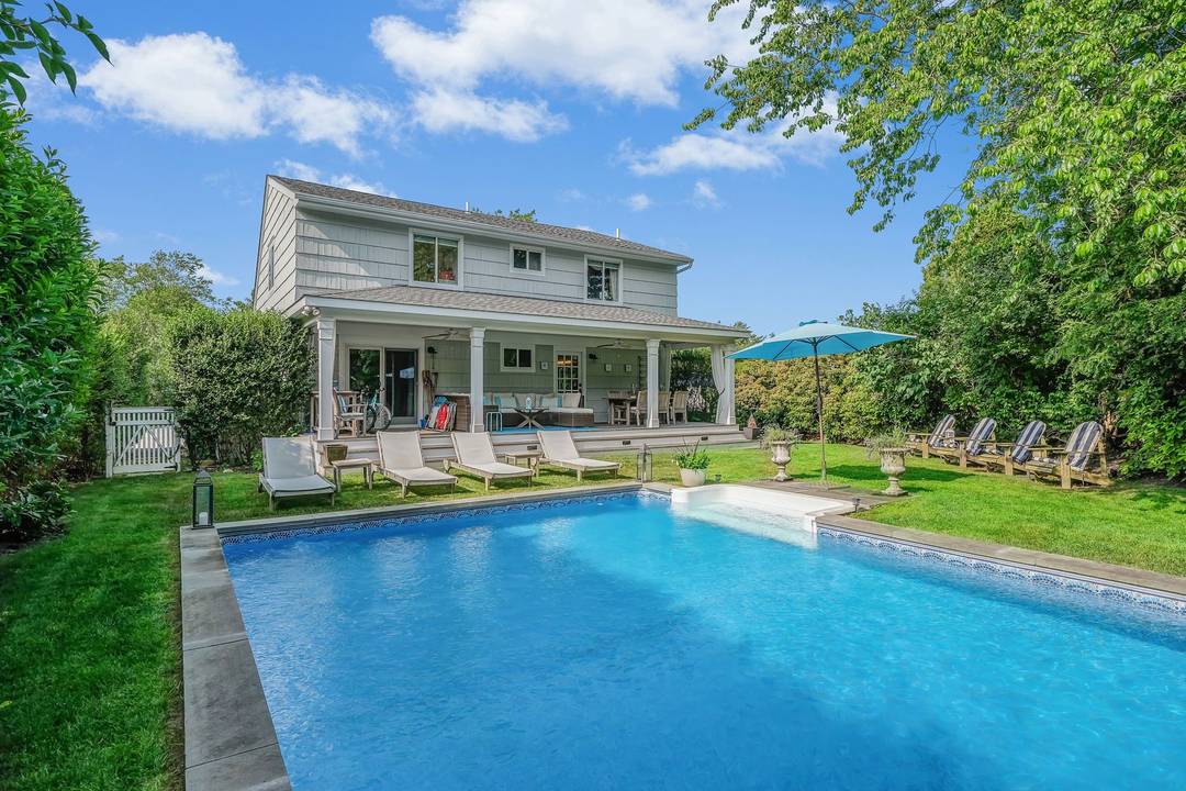 Located in the Heart of Village with Tennis close to the Ocean