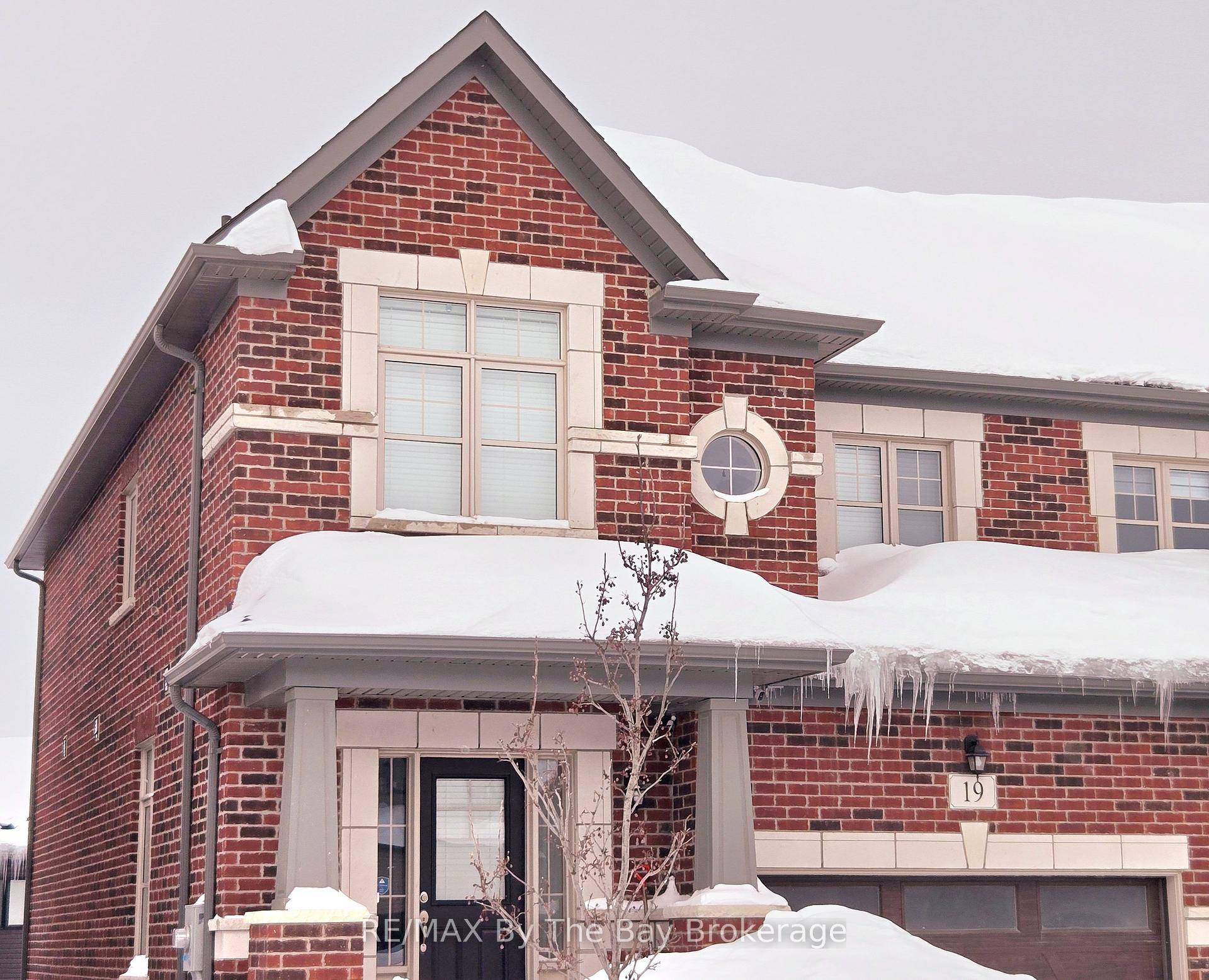 Welcome to your new home in the wonderful community of Wasaga Beach !