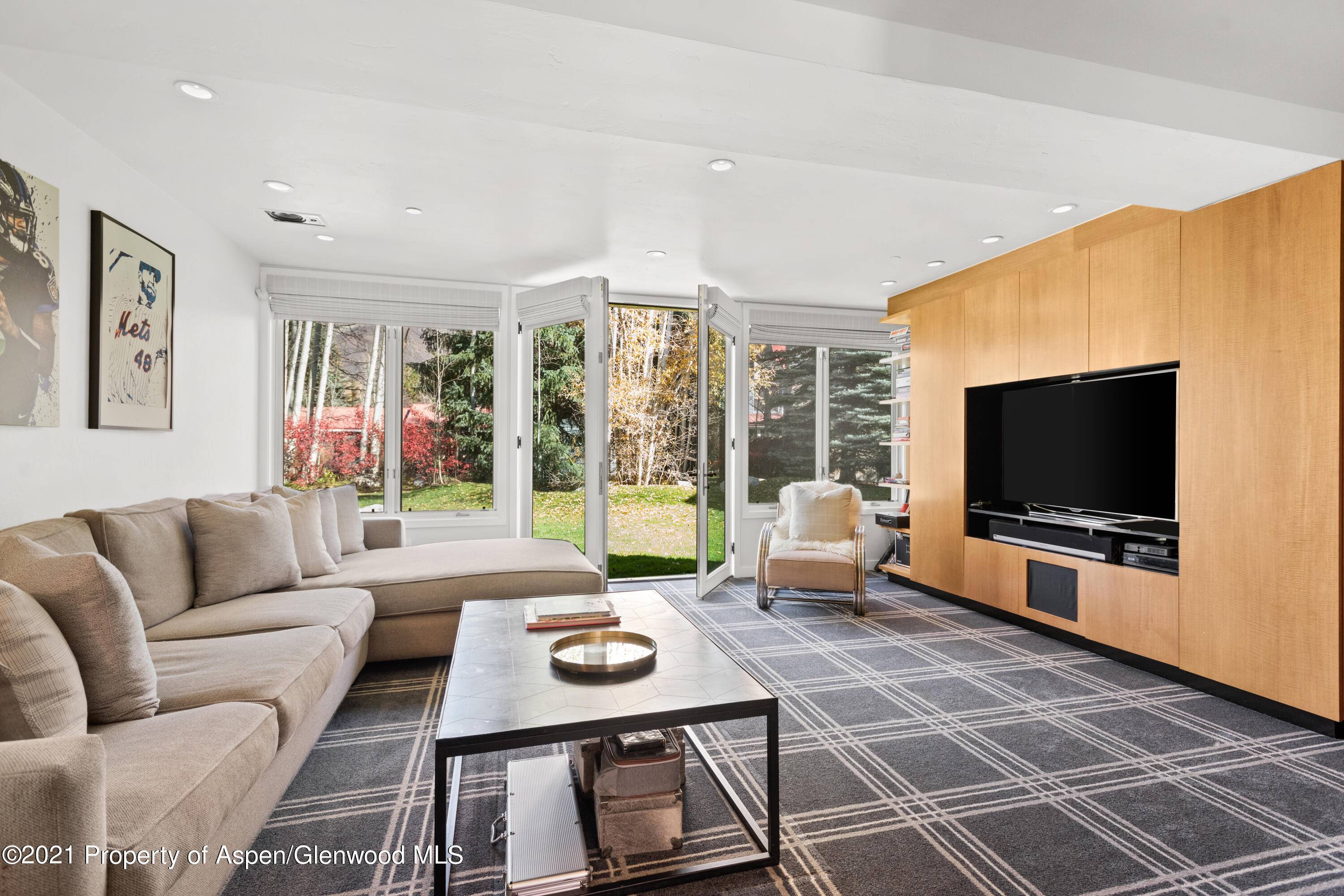 Recently and completely remodeled in 2020 !